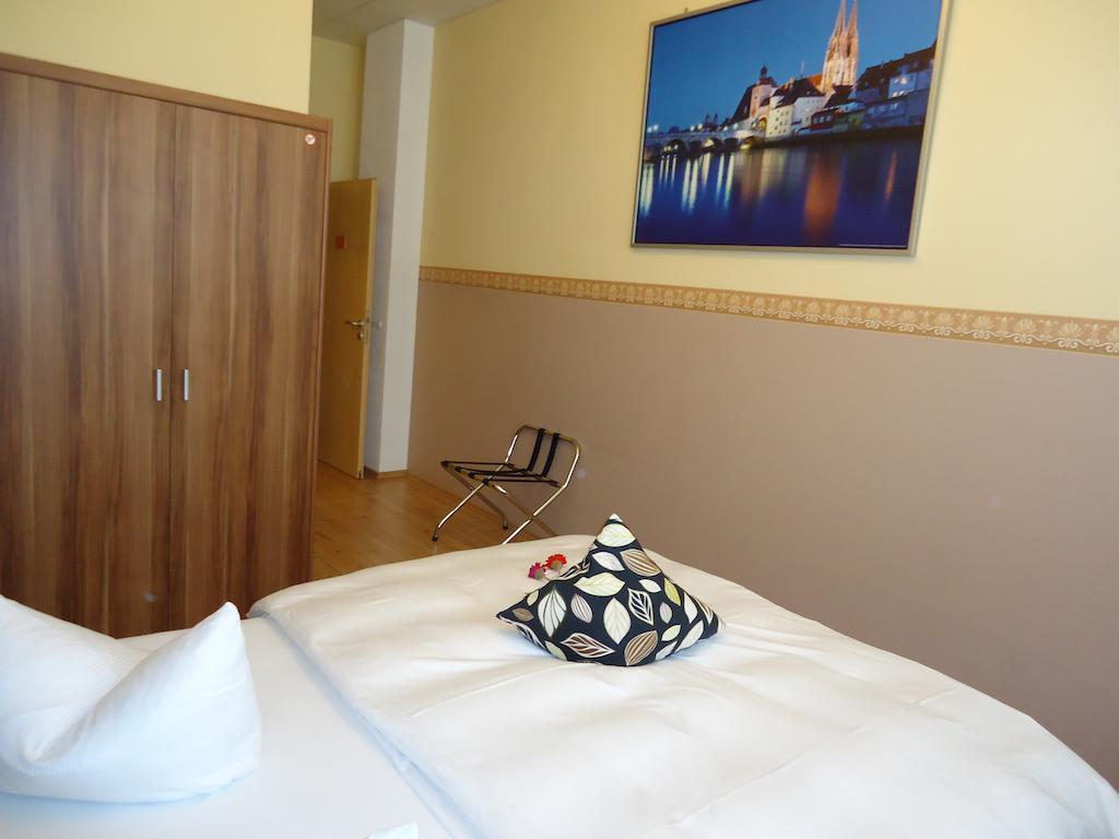 Stadthotel Regensburg Room photo